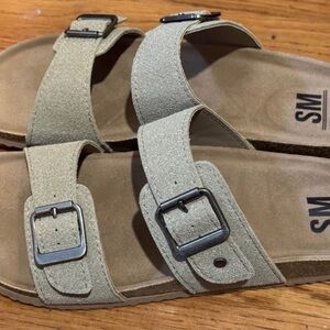 Women’s Sz 8 Beige Double Strap Sandals